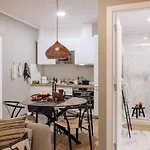 Seba - 2 Bedrooms In Santo Antonio ליסבון