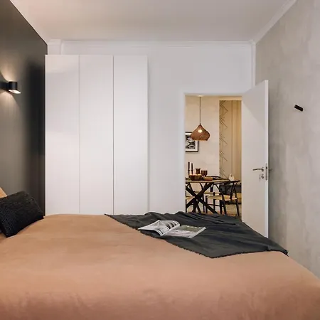 Seba - 2 Bedrooms In Santo Antonio * ליסבון