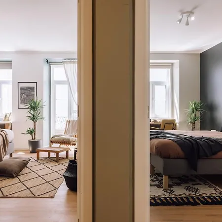 Seba - 2 Bedrooms In Santo Antonio * ליסבון
