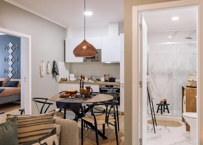Seba - 2 Bedrooms In Santo Antonio Lizbona